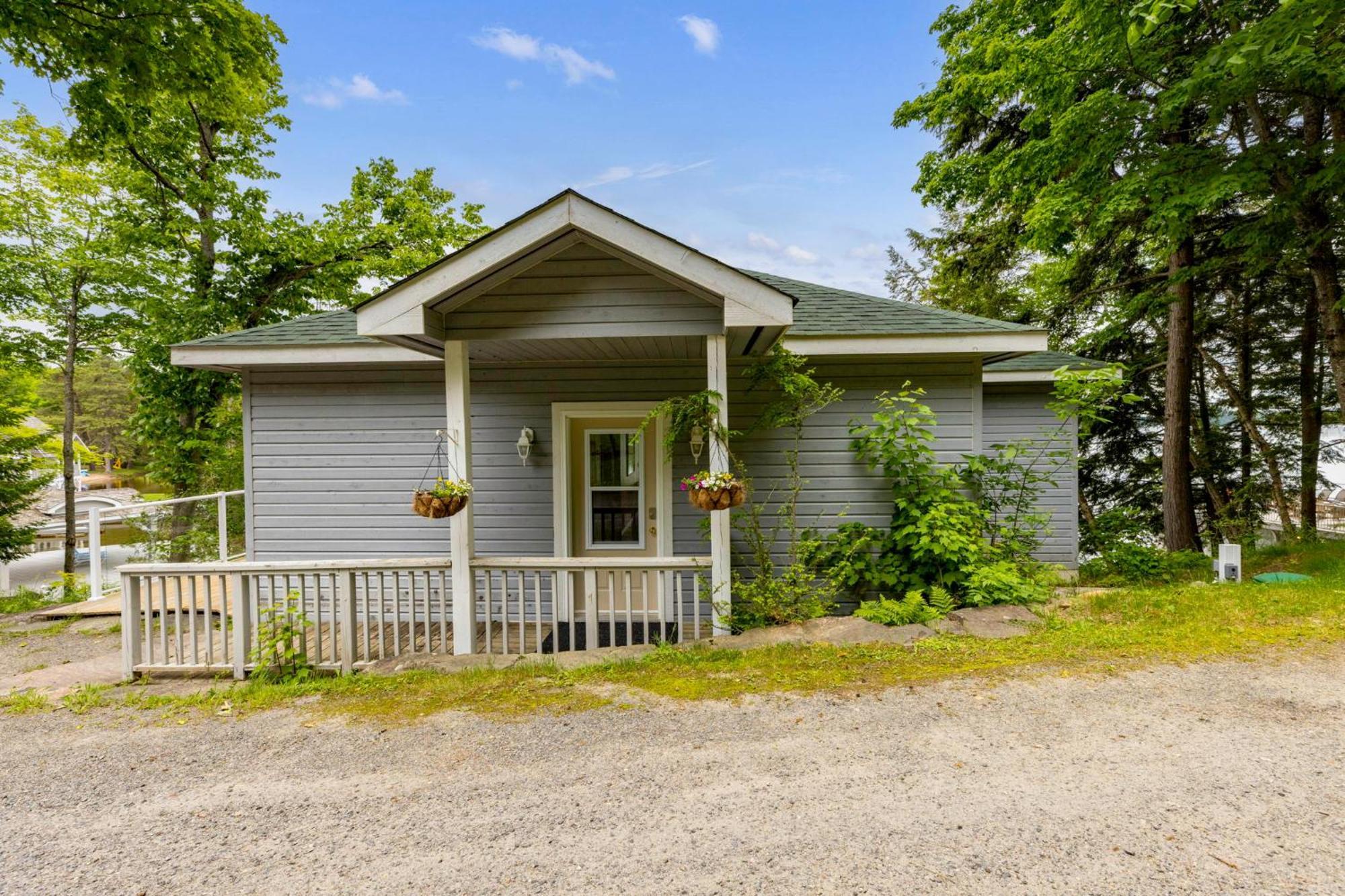 Port Cunnington Lodge Dwight Exterior photo