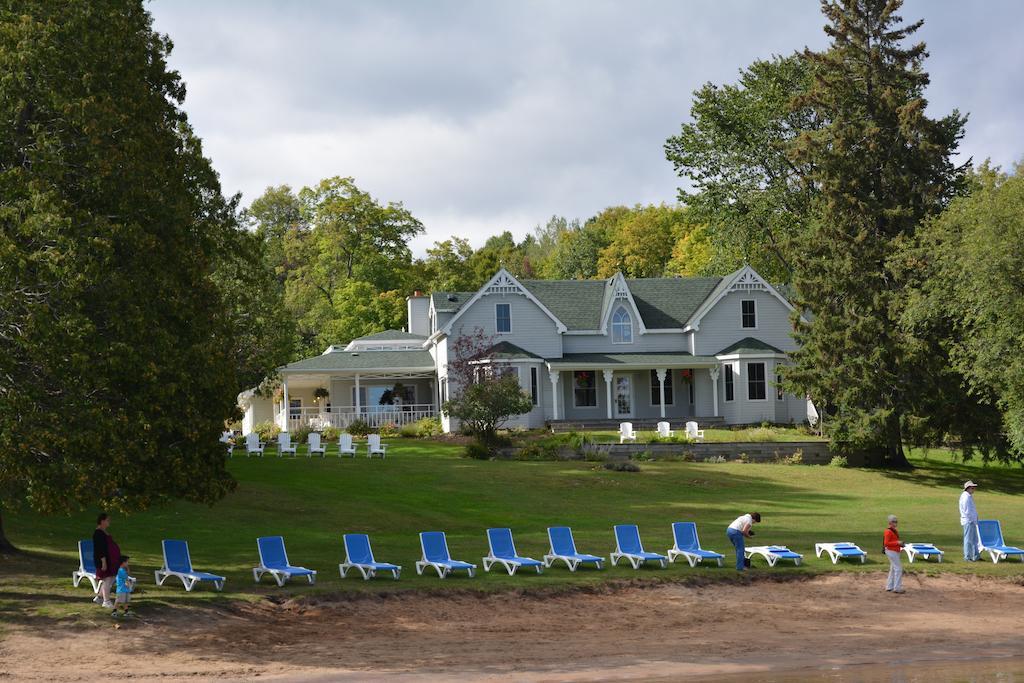 Port Cunnington Lodge And Resort Dwight Exterior photo