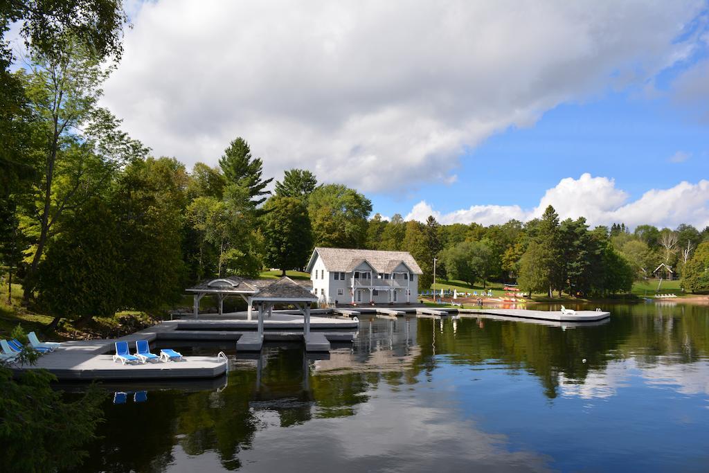 Port Cunnington Lodge And Resort Dwight Exterior photo